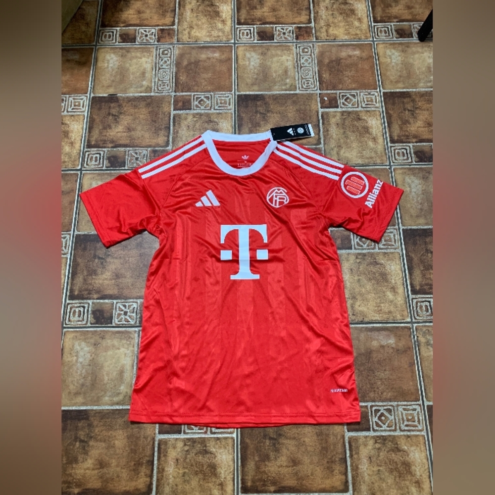 Adidas Bayern Munich 2025/26 Oktoberfest Goalkeeper Jersey Size M